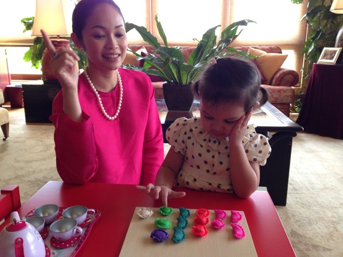 Gambar: Penyanyi Camelia Bersama Anak kesayangan