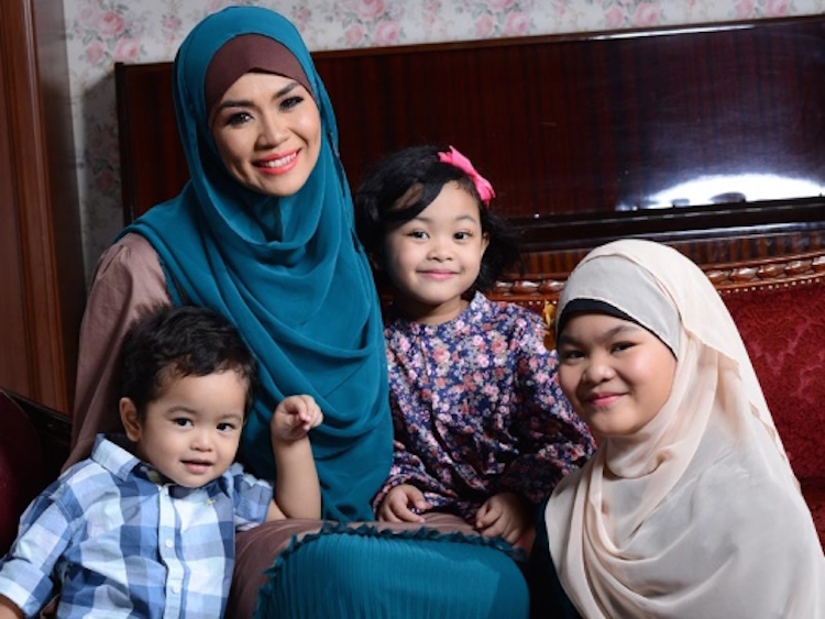 Liza Hanim Rehat Dari Nyanyian Demi Kandungan Anak Keempat