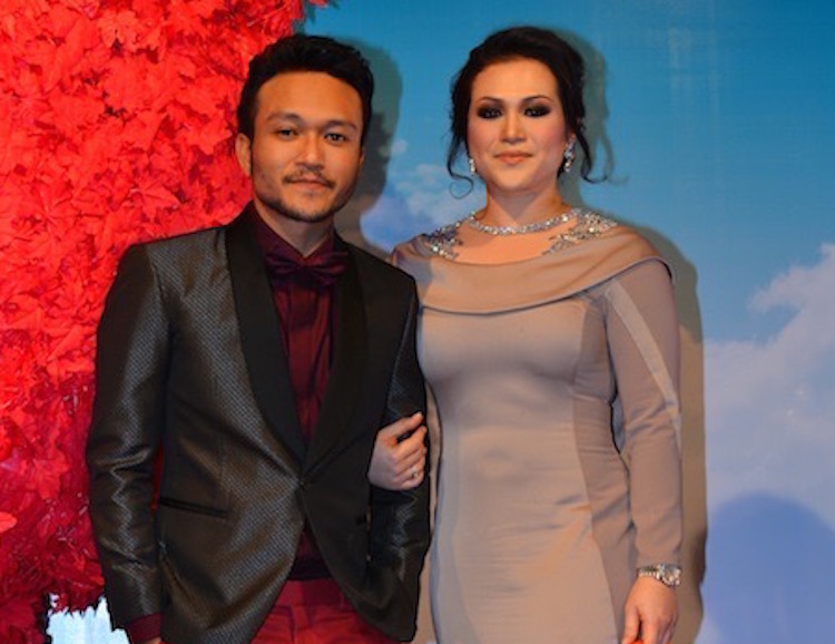 Pakaian Seksi Zizie Ezette Di ABPBH 2014 Jadi Bualan Ramai