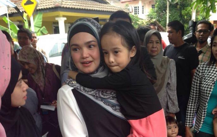 Siti lelaki nurhaliza anak nama Siti Nurhaliza