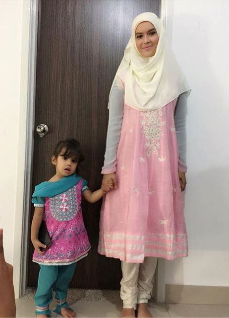 3 - Faezah Elai Kini Hamil Anak Kedua - ROTIKAYA 3 - Faezah Elai Kini Hamil Anak Kedua - ROTIKAYA