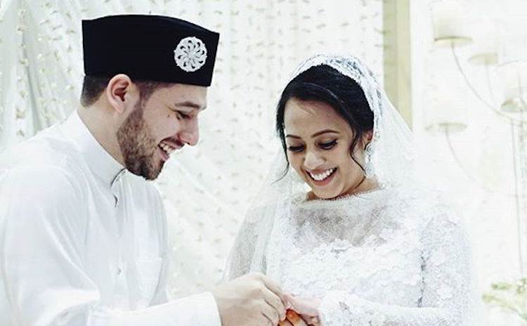 Kisah Malam Pertama Suami Isteri Nik Michael Isteri Selamat Diijabkabulkan Kisah Malam Pertama Suami Isteri Nik Michael Isteri Selamat Diijabkabulkan