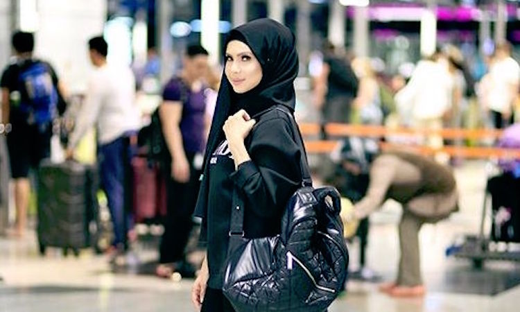 Che Ta Gayakan Jeans Koyak Dikecam Lagi