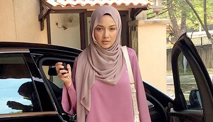 Neelofa Kecewa Ramai Palsukan Tudung Jenamanya