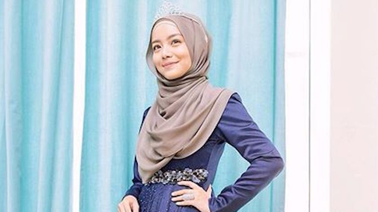 1 Peminat Samakan Baju  Mira  Filzah  Dengan Corak Langsir 