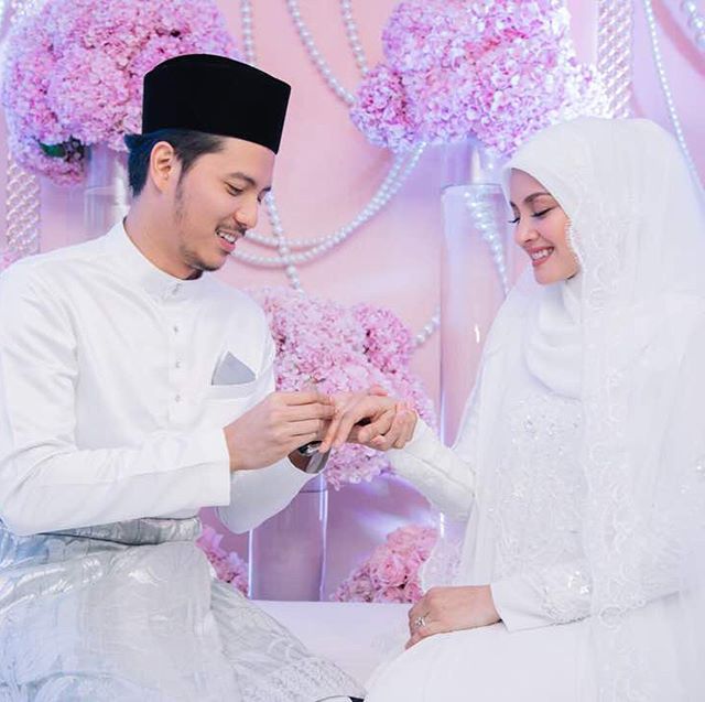 11 Gambar  Manis Pernikahan Fazura  Fattah  Amin  ROTIKAYA