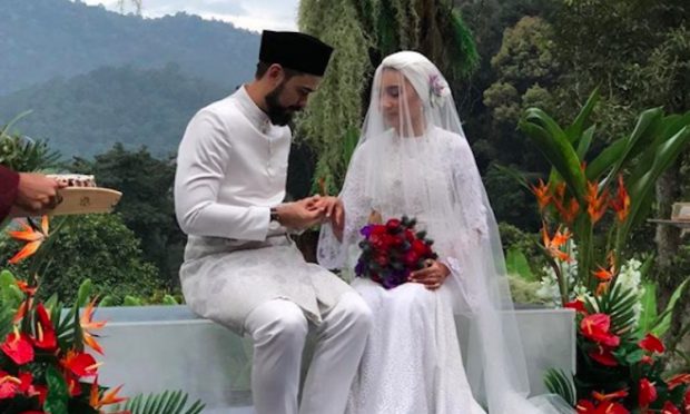Yuna, Adam Sinclair Sah Bergelar Suami Isteri