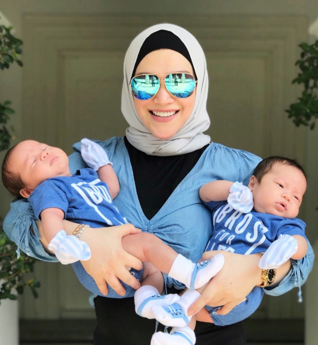 8 Selebriti Timang Cahaya Mata Selepas Usia 38 Tahun