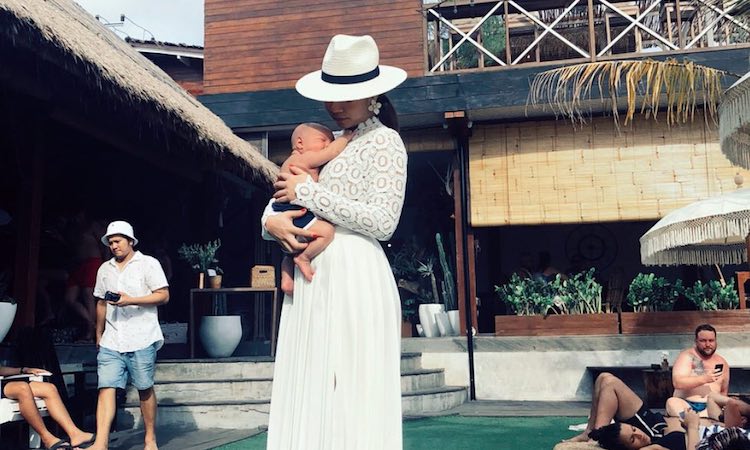 Nora Danish Diktitik Bawa Baby Bercuti Ke Bali