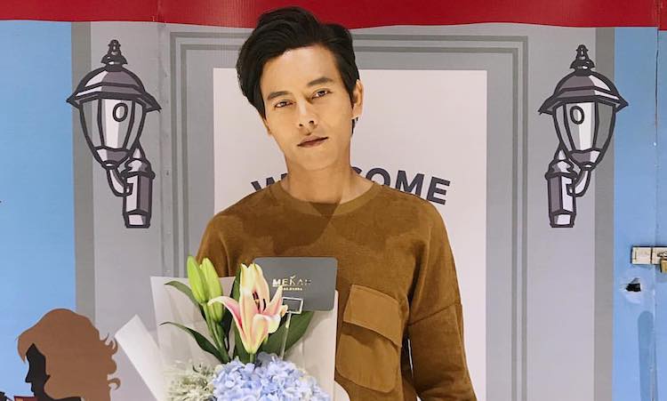 Nazim Othman Tayang Badan  Separuh Bogel  Pula