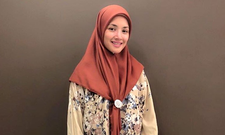 Agent tudung fazura