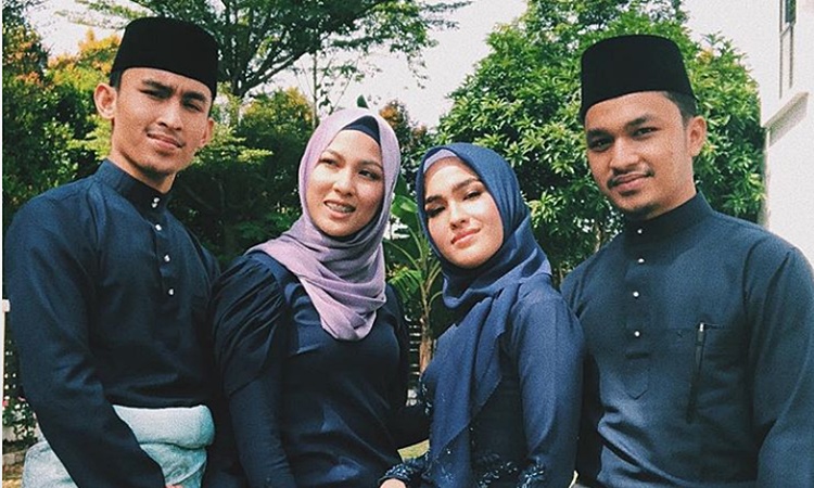 10 Tema Raya Sedondon Selebriti Yang Menjadi Pilihan 10 Tema Raya Sedondon Selebriti Yang Menjadi Pilihan