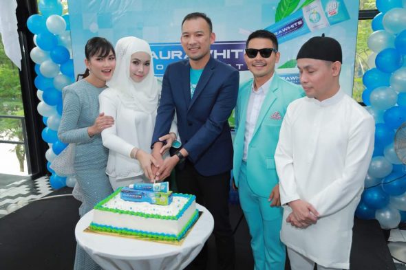 Aura White Lancar Produk Terbaru Tarik Perhatian Izzue Islam