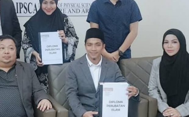 Isteri Tunjuk Bukti Da'i Farhan Ada Diploma Perubatan Islam?