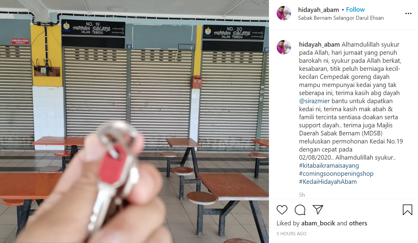 Lima Bulan Jual Cempedak Goreng Tepi Jalan, Hidayah ...