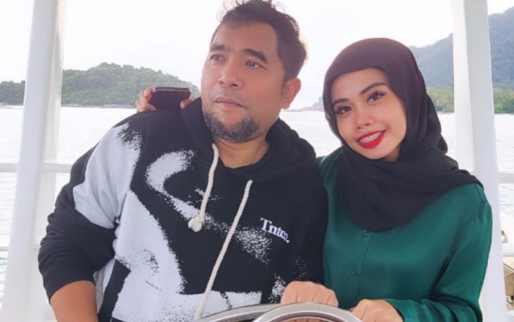 Dituduh Bergambar Mesra Dengan Mat Sabu, Isteri DDNK Lapor Polis