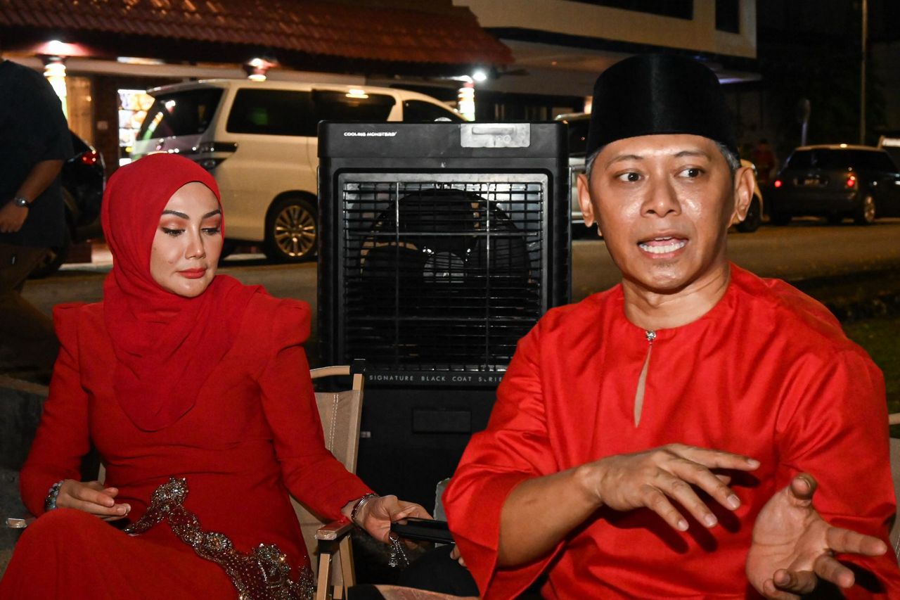 Mr E Mahu Segera Sunting Erra Fazira Sebagai Isteri
