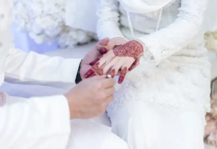 Pelakon Wanita Terkenal Didakwa Dah Kahwin Minggu Lalu