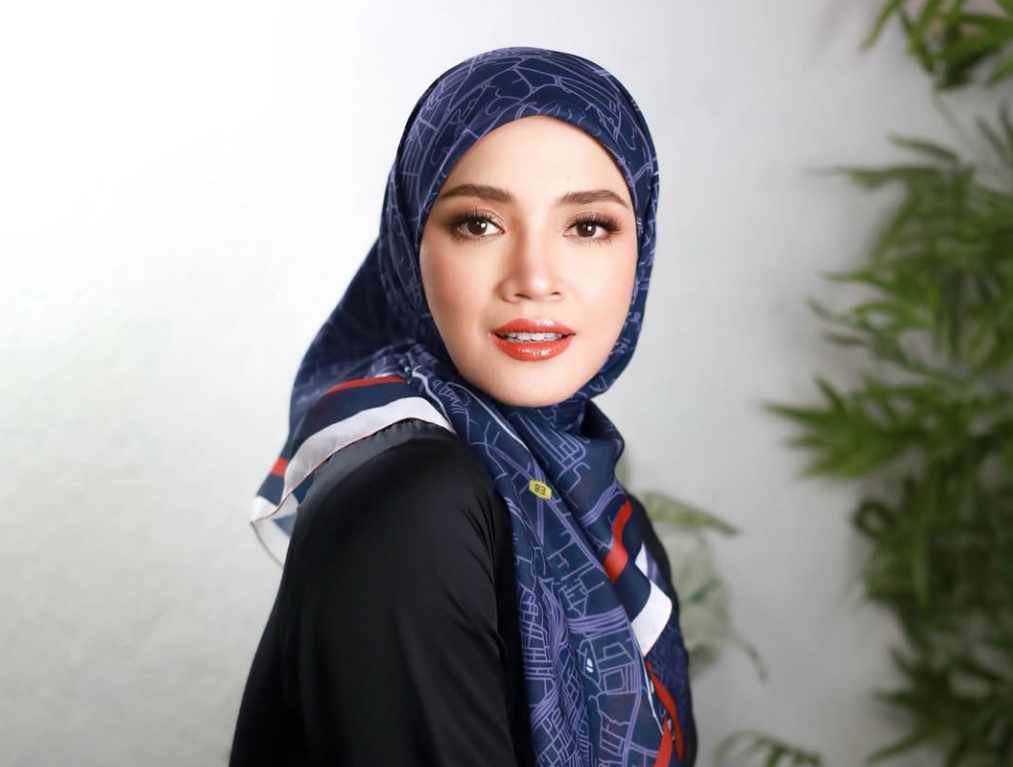 Kilang Tudung Dakwa Syarikat Tudung Fazura Berhutang RM4.65 Juta