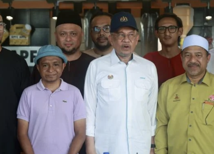 PM Jumpa Amir Raja Lawak, Beri Sumbangan Wang Tunai