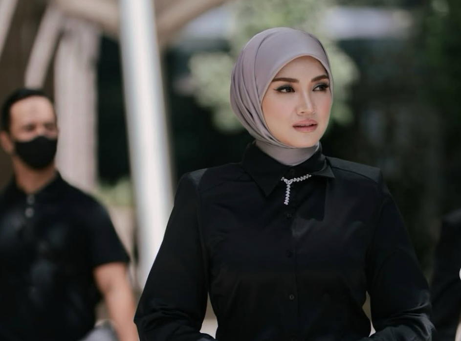 “Jangan Ingat Kami Tak Tahu” – Posting Bodyguard Fazura Jadi Perhatian