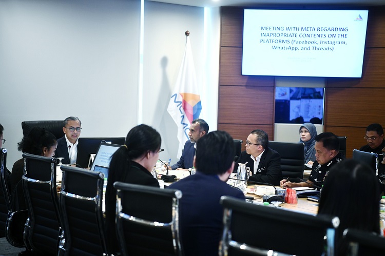 Meta Gagal Banteras Jenayah Dalam Talian – Menteri Komunikasi