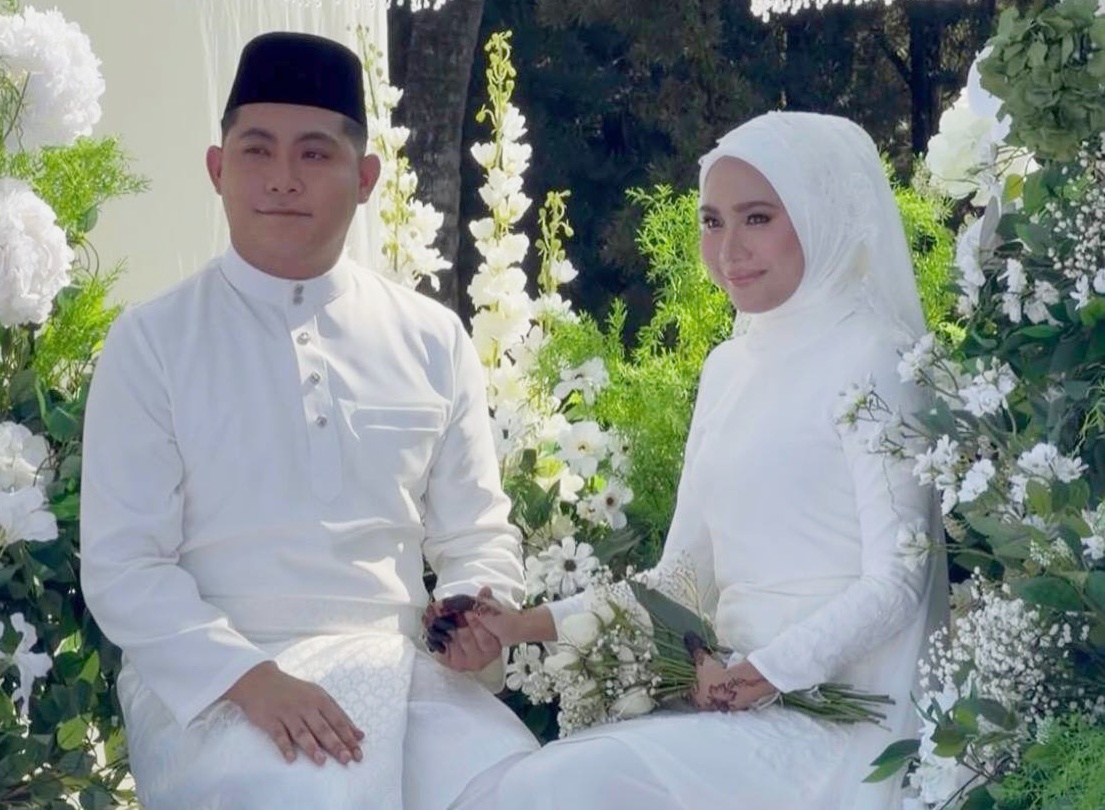 Didi Astillah Sah Bergelar Isteri Diniey Ng