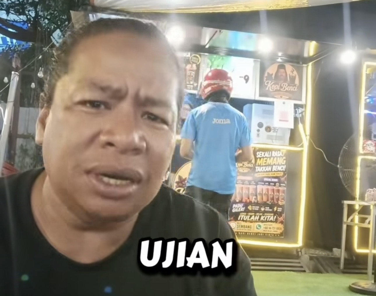 Man Raja Lawak Tebalkan Muka Jual Air Kopi, Usaha Cari Rezeki Halal Man Raja Lawak Tebalkan Muka Jual Air Kopi, Usaha Cari Rezeki Halal