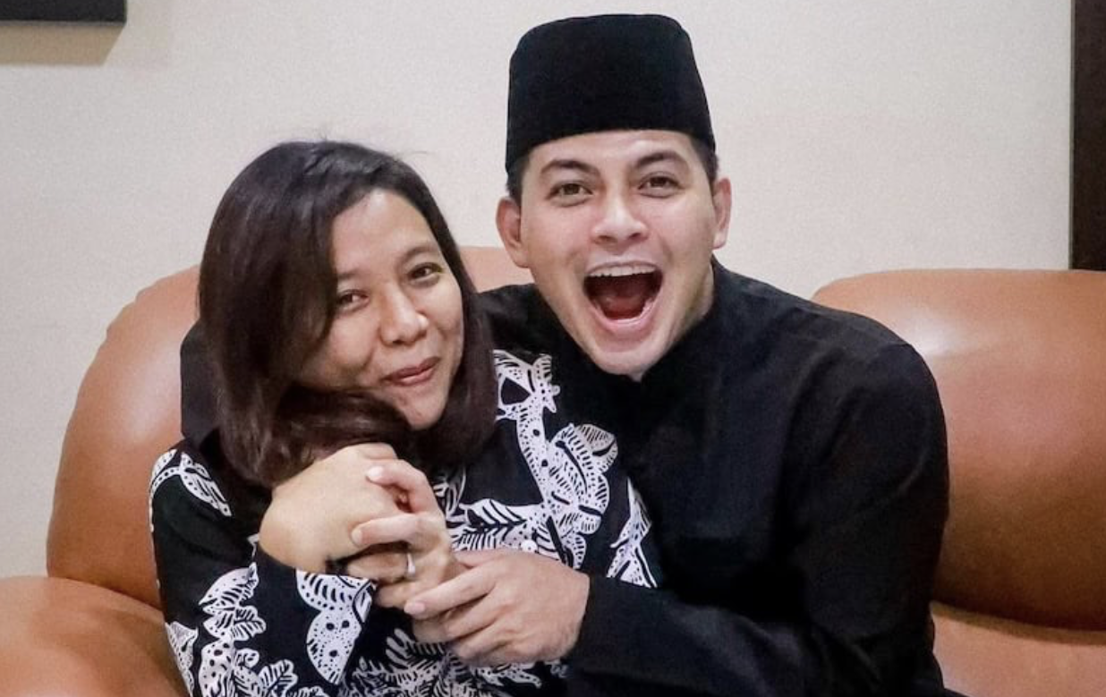 Izzue Islam Nafi Suka Tayang Kebahagiaan Di Media Sosial Izzue Islam Nafi Suka Tayang Kebahagiaan Di Media Sosial